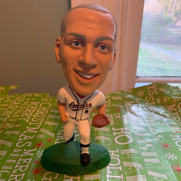 Cal Ripken Jr Figure - Picture 2 of 8